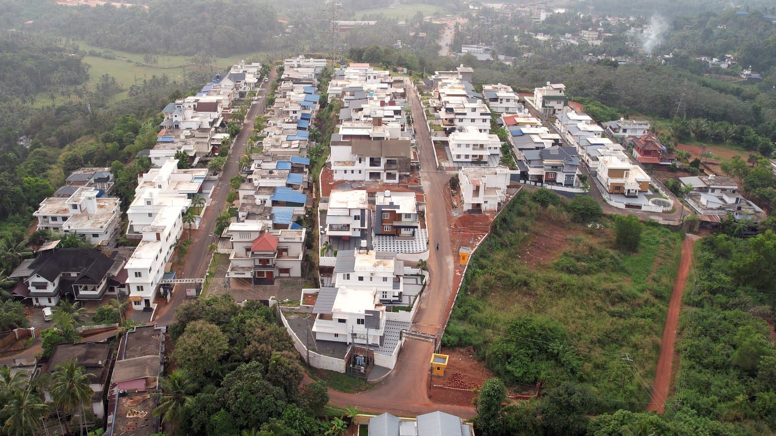 Aiza Diamond Hills — Luxury Villa in Taliparamba, Kannur | CMR Developers Kerala